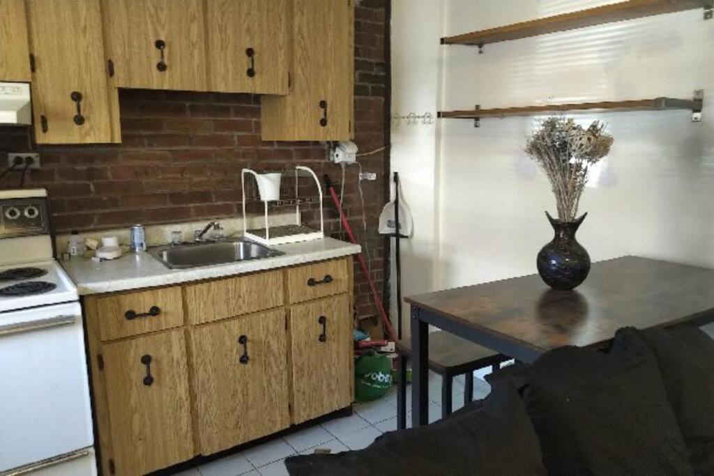 Awesome Cozy 1 Bedroom Coachhouse Toronto Exteriér fotografie
