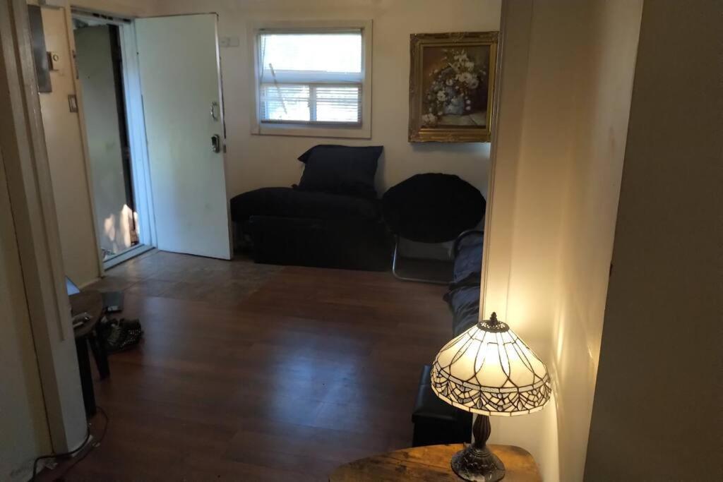 Awesome Cozy 1 Bedroom Coachhouse Toronto Exteriér fotografie